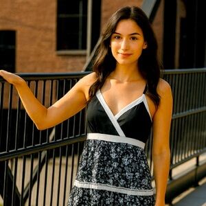 Y2k black white floral tiered tank cami top spring M boho classic casual blouse